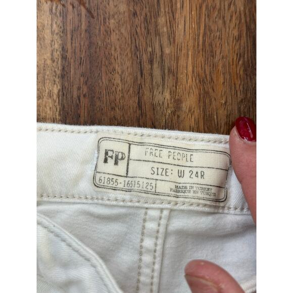 Free People Women's White Just Float On High Rise Flare Jeans Size 24R - Picture 10 of 11